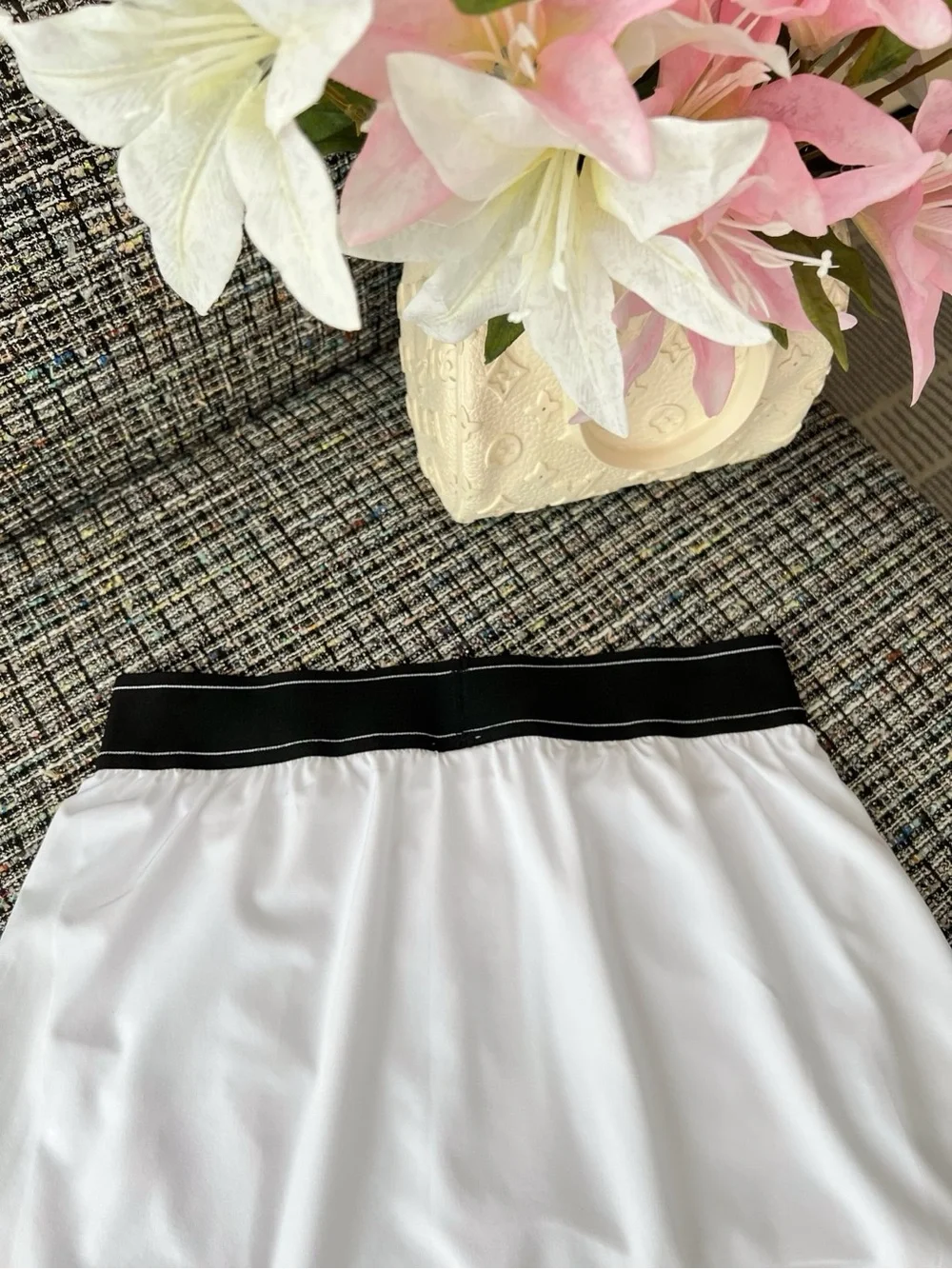 ALO Yoga White Midi Skirt with Black Elastic Waistband